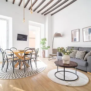 Sanders Lavender - Delightful Two-bedroom Downtown Málaga